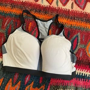 Victoria’s Secret Incredible Sports Bra- 36DD